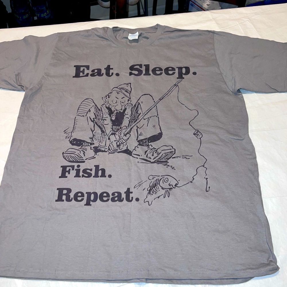 Eat Sleep Fish Repeat Gray Short Sleeve Crewneck Graphic T-Shirt Size XL